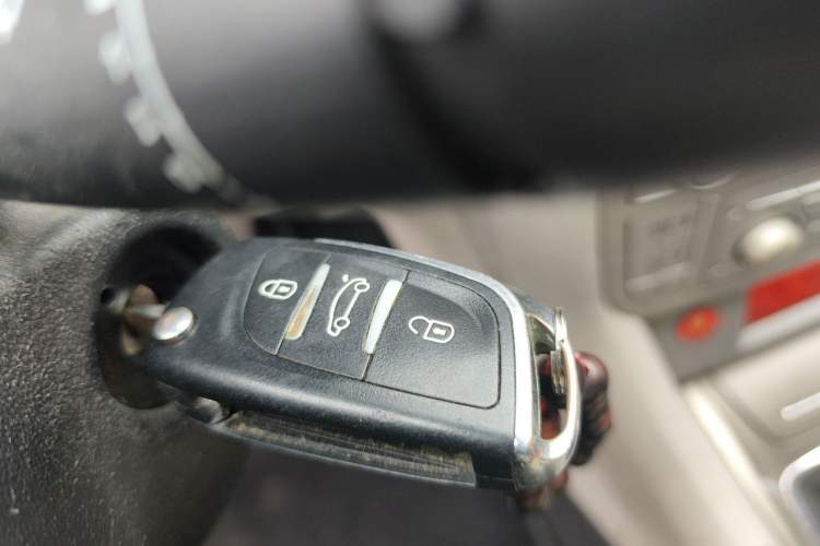 Used Citroen C5 2012 2.0L Manual Comfort Version Vehicle Key