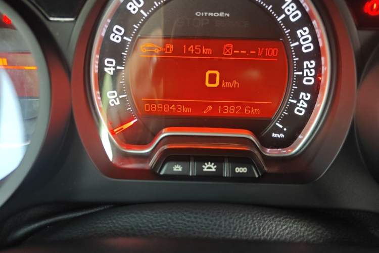 Used Citroen C5 2012 2.3L Automatic Prestige Edition Odometer Close Up