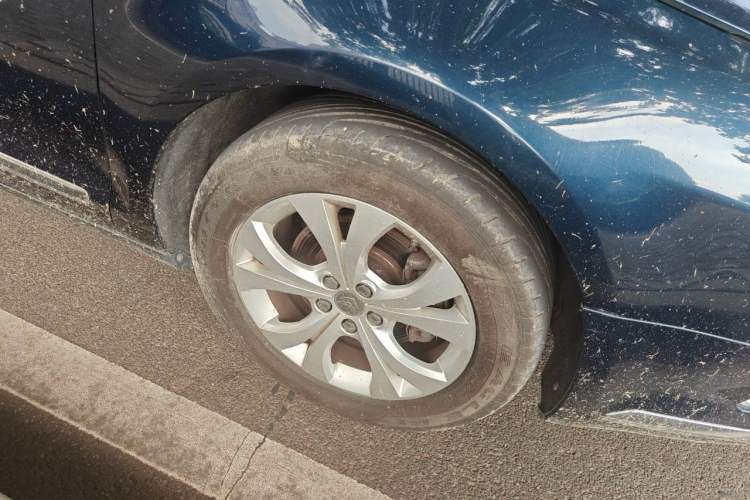 Used Citroen C5 2012 2.3L Automatic Prestige Edition Right Front Wheel Hub