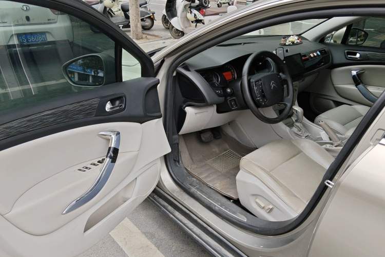 Used Citroen C5 2012 2.0L Automatic Luxury Edition Driver Seat