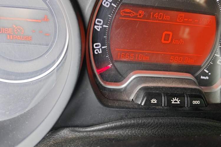Used Citroen C5 2012 2.0L Automatic Luxury Edition Odometer Close Up