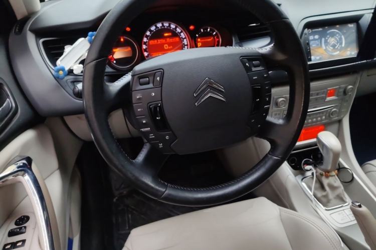 Used Citroen C5 2012 2.0L Automatic Luxury Edition Steering Wheel