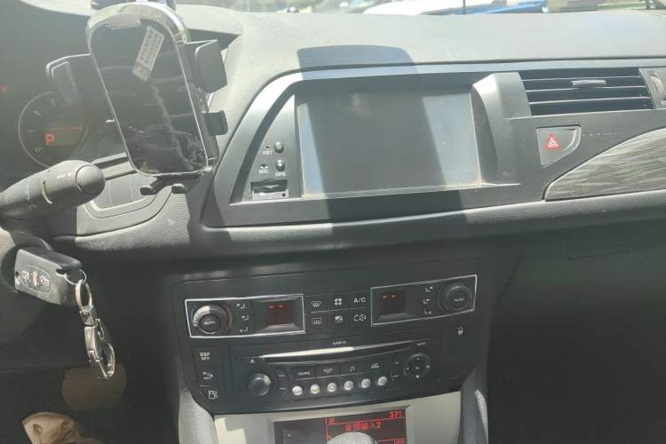 Used Citroen C5 2012 2.0L Automatic Luxury Edition Audio And AC Panel