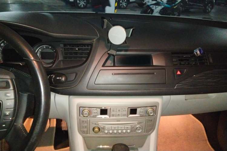 Used Citroen C5 2012 2.0L Automatic Luxury Edition Audio And AC Panel