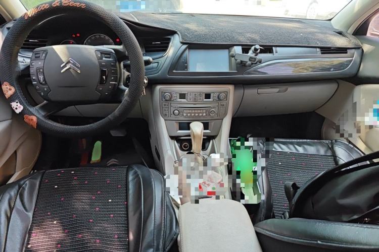 Used Citroen C5 2012 2.0L Automatic Luxury Edition Center Console