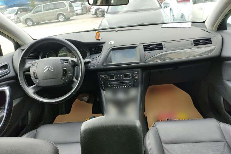 Used Citroen C5 2012 2.0L Automatic Luxury Edition Center Console