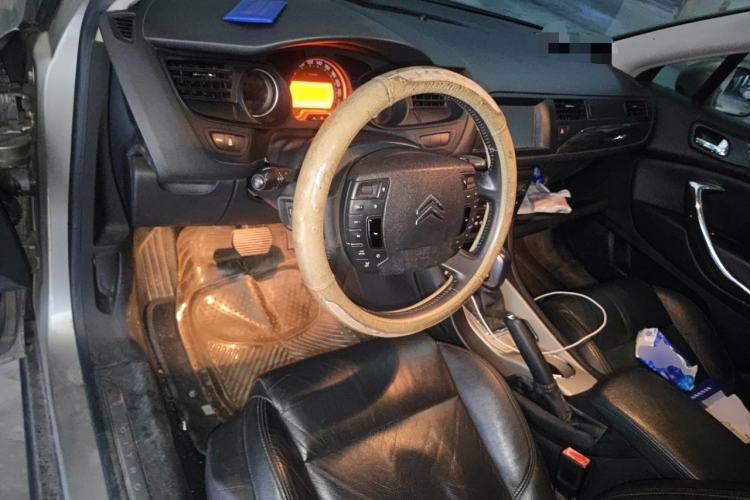 Used Citroen C5 2012 2.0L Automatic Luxury Edition Center Console