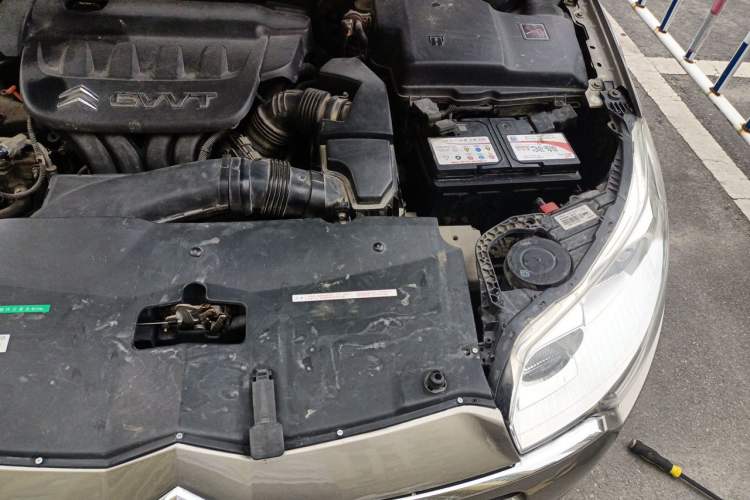 Used Citroen C5 2012 2.0L Automatic Luxury Edition Engine Bay Left