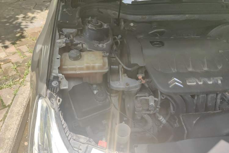 Used Citroen C5 2012 2.0L Automatic Luxury Edition Engine Bay Right