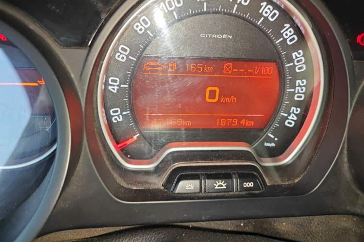 Used Citroen C5 2012 2.0L Automatic Luxury Edition Odometer Close Up