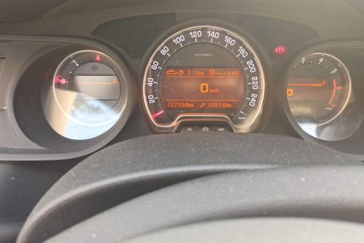 Used Citroen C5 2012 2.0L Automatic Luxury Edition Odometer Close Up