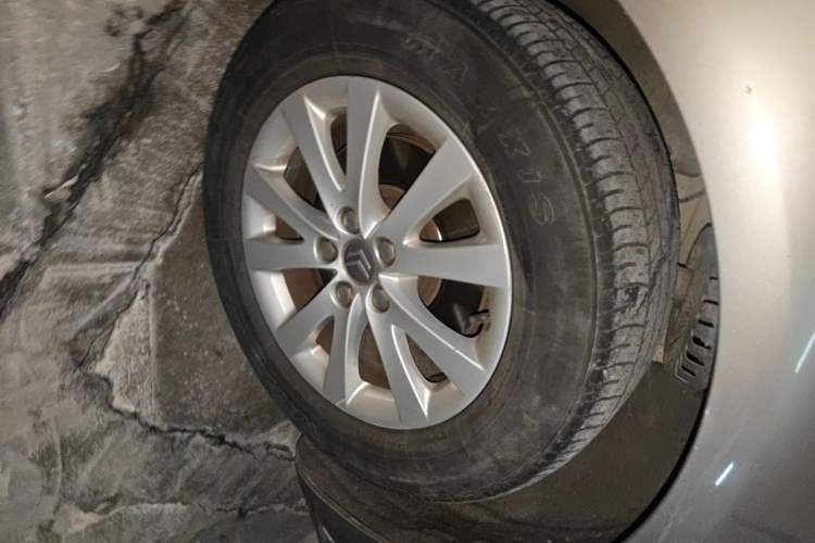 Used Citroen C5 2012 2.0L Automatic Luxury Edition Right Front Wheel Hub