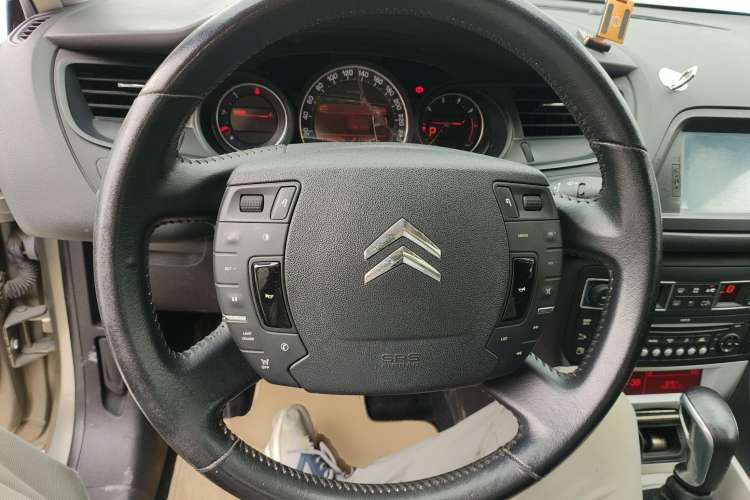 Used Citroen C5 2012 2.0L Automatic Luxury Edition Steering Wheel
