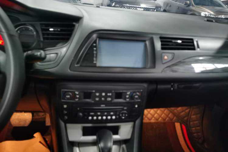 Used Citroen C5 2012 2.0L Automatic Luxury Edition Audio And AC Panel