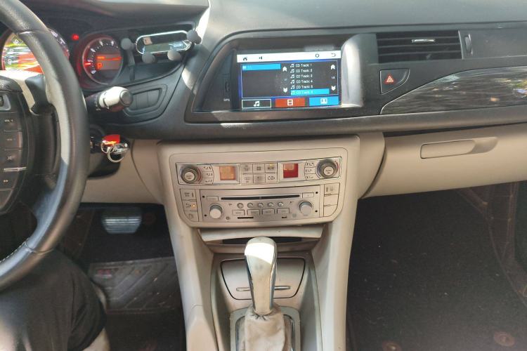 Used Citroen C5 2012 2.0L Automatic Luxury Edition Audio And AC Panel