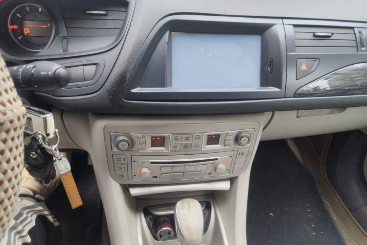 Used Citroen C5 2012 2.0L Automatic Luxury Edition Audio And AC Panel