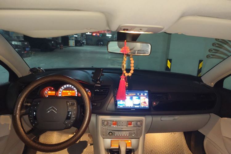 Used Citroen C5 2012 2.0L Automatic Luxury Edition Center Console