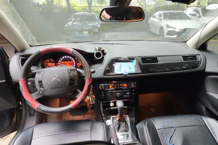 Used Citroen C5 2012 2.3L Automatic Prestige Edition Center Console
