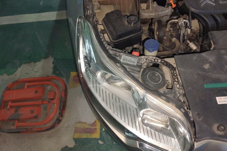 Used Citroen C5 2012 2.0L Automatic Luxury Edition Engine Bay Right