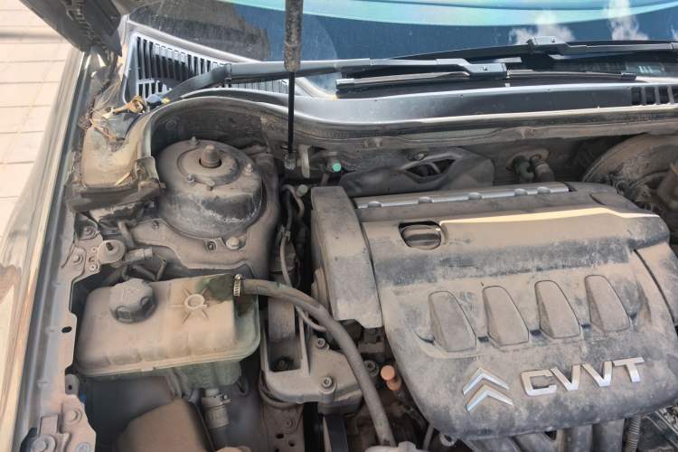 Used Citroen C5 2012 2.0L Automatic Luxury Edition Engine Bay Right