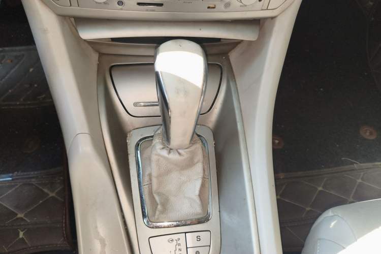 Used Citroen C5 2012 2.0L Automatic Luxury Edition Gear Lever