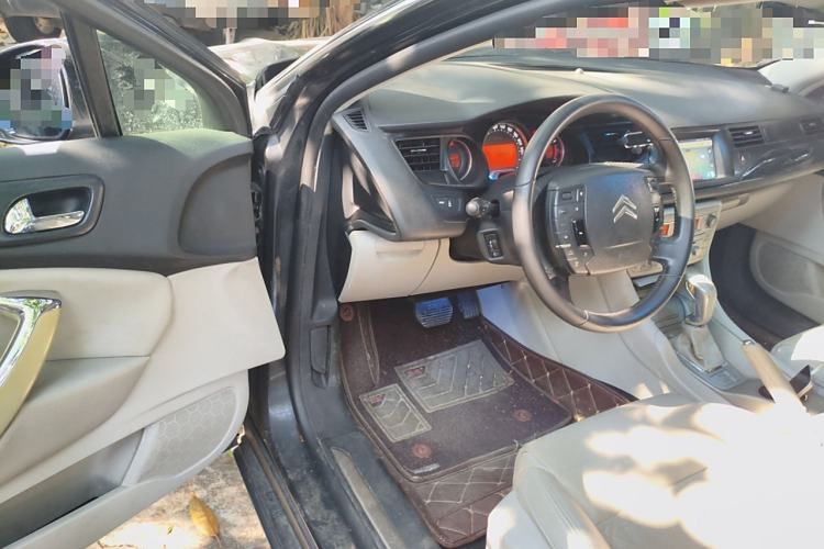 Used Citroen C5 2012 2.0L Automatic Luxury Edition Interior 3