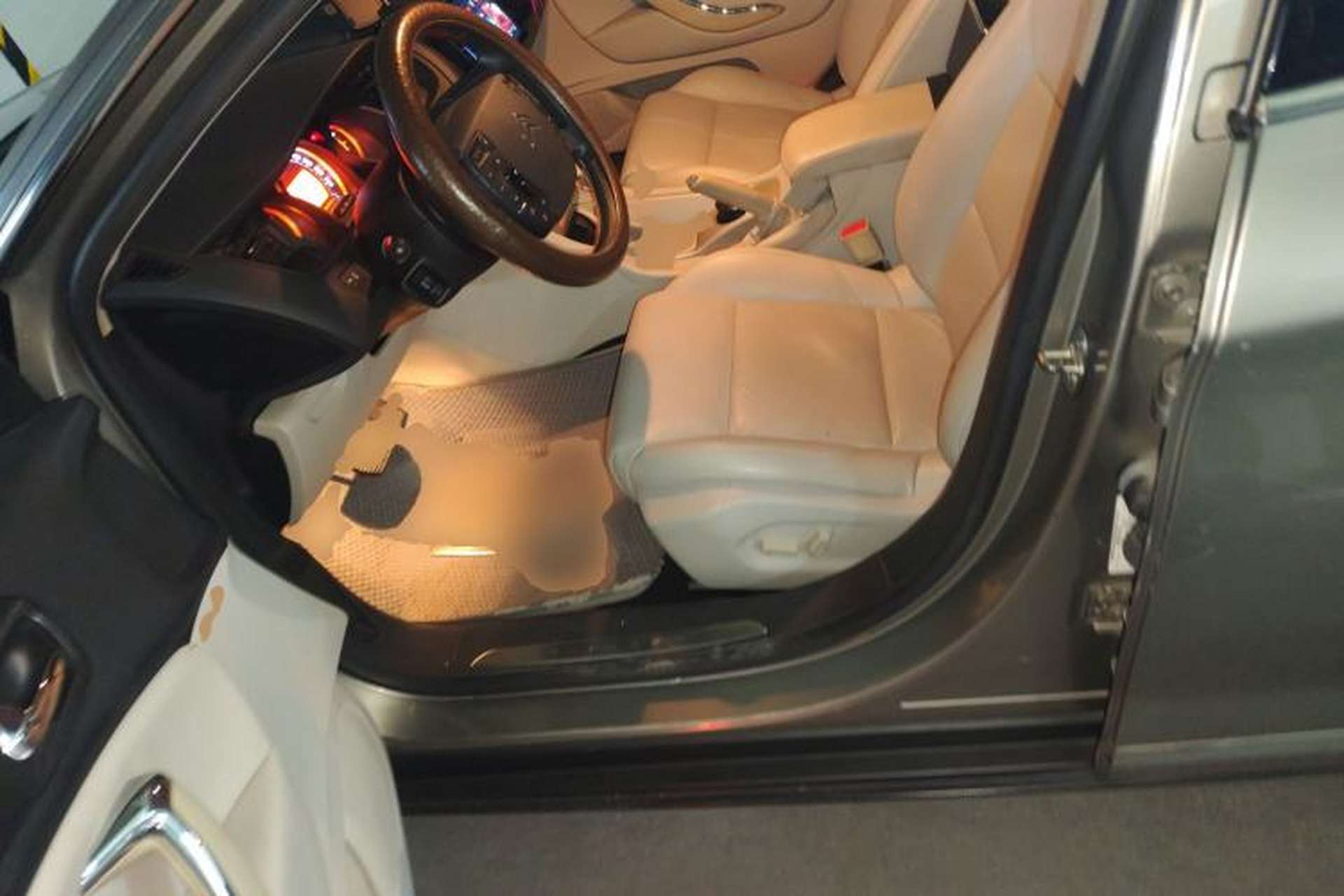 Used Citroen C5 2012 2.0L Automatic Luxury Edition Left Front Seat