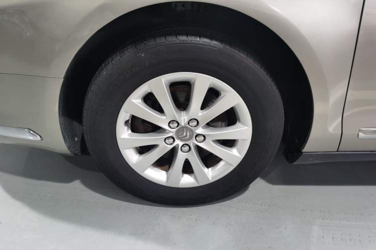 Used Citroen C5 2012 2.0L Automatic Luxury Edition Left Front Wheel Hub