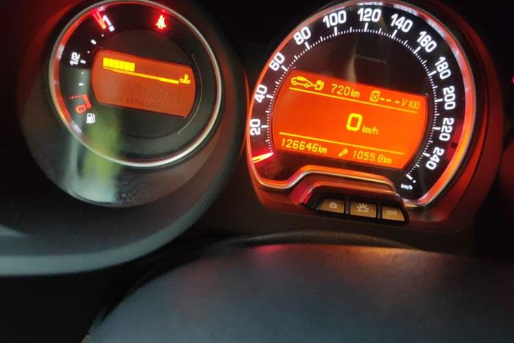 Used Citroen C5 2012 2.3L Automatic Prestige Edition Odometer Close Up