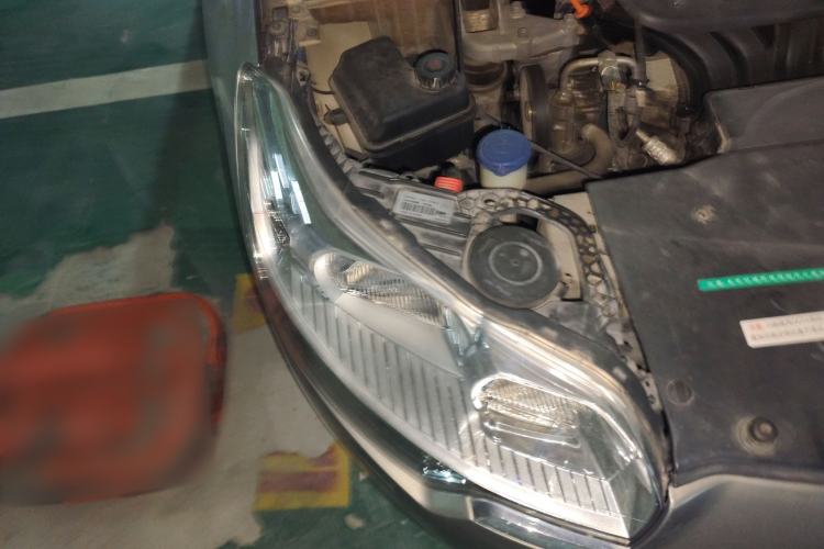 Used Citroen C5 2012 2.0L Automatic Luxury Edition Right Front Headlight
