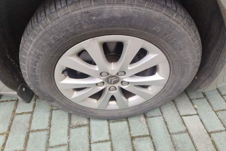 Used Citroen C5 2012 2.0L Automatic Luxury Edition Right Front Wheel Hub