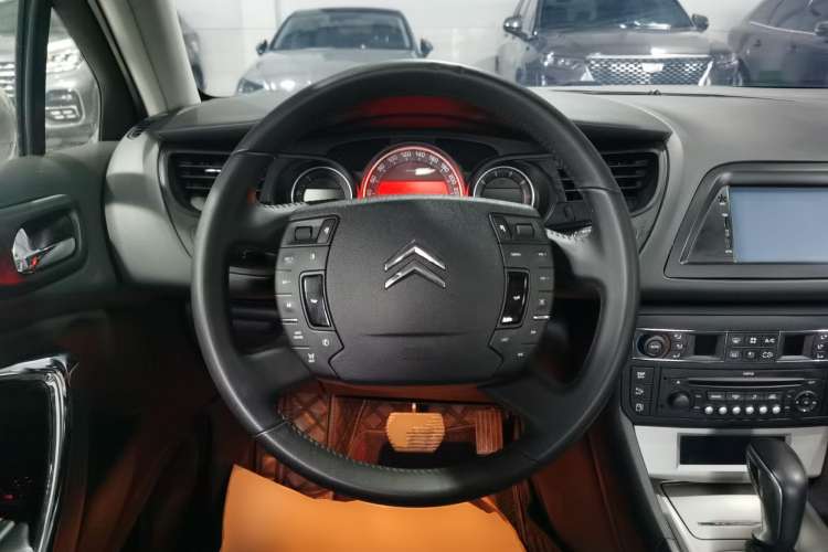 Used Citroen C5 2012 2.0L Automatic Luxury Edition Steering Wheel