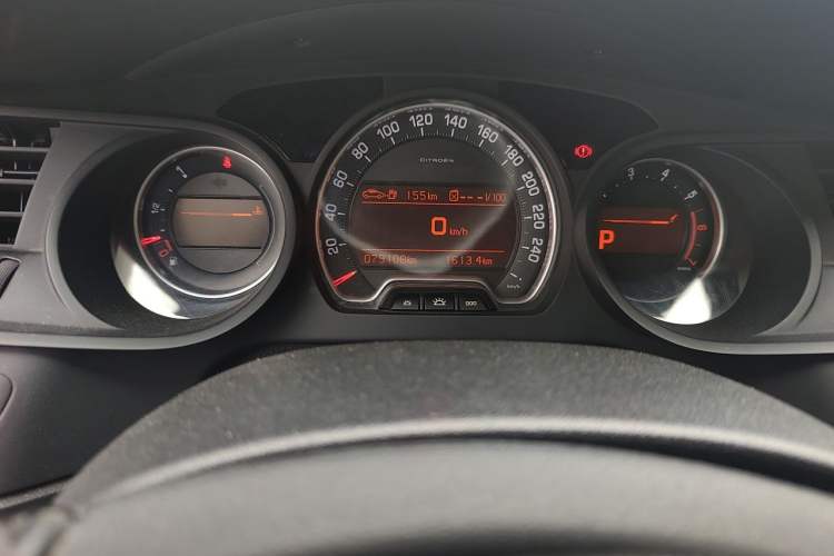 Used Citroen C5 2012 2.3L Automatic Prestige Edition Odometer Close Up