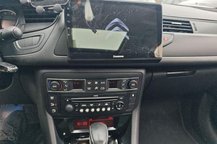 Used Citroen C5 2012 2.3L Automatic Zunyu Version Audio And AC Panel