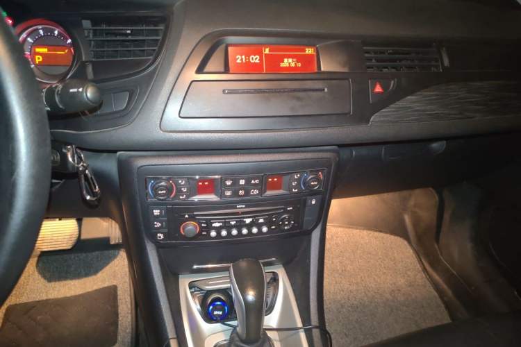 Used Citroen C5 2012 2.3L Automatic Zunyu Version Audio And AC Panel