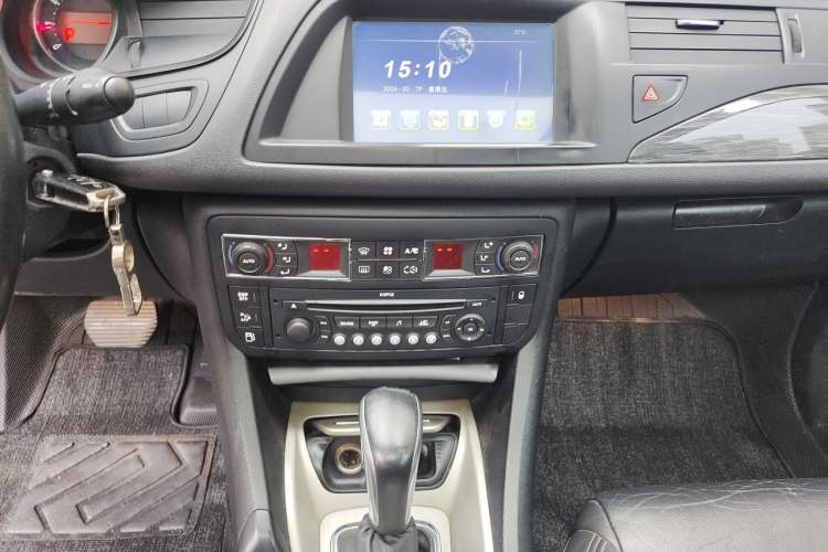 Used Citroen C5 2012 2.0L Automatic Luxury Edition Audio And AC Panel