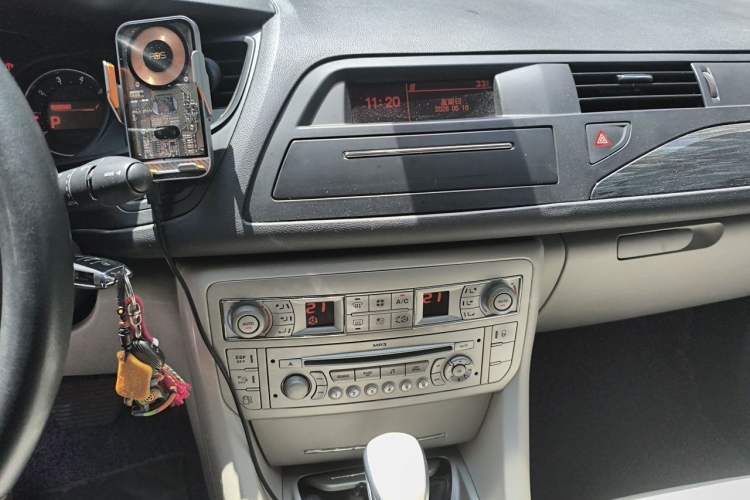 Used Citroen C5 2012 2.0L Automatic Luxury Edition Audio And AC Panel