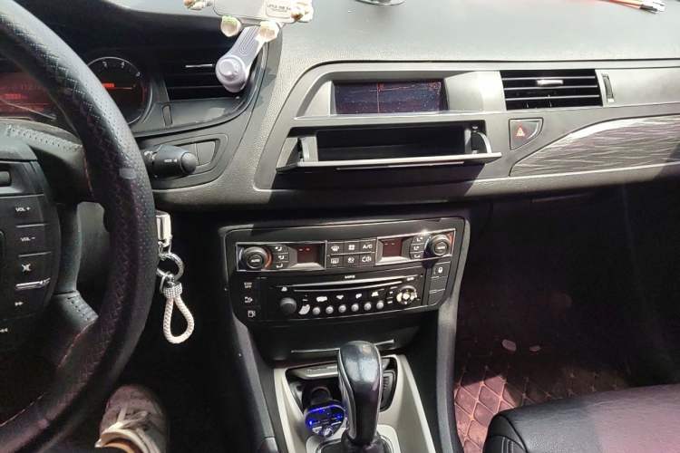 Used Citroen C5 2012 2.3L Automatic Zunyu Version Audio And AC Panel