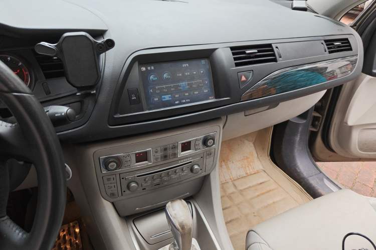 Used Citroen C5 2012 2.0L Automatic Luxury Edition Audio And AC Panel