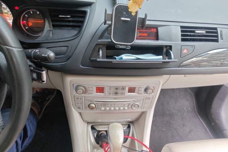 Used Citroen C5 2012 2.0L Automatic Luxury Edition Audio And AC Panel