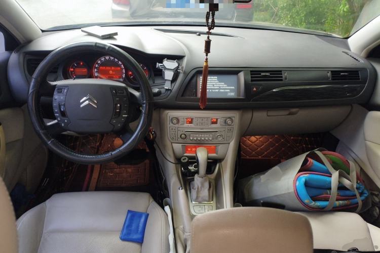 Used Citroen C5 2012 2.0L Automatic Luxury Edition Center Console