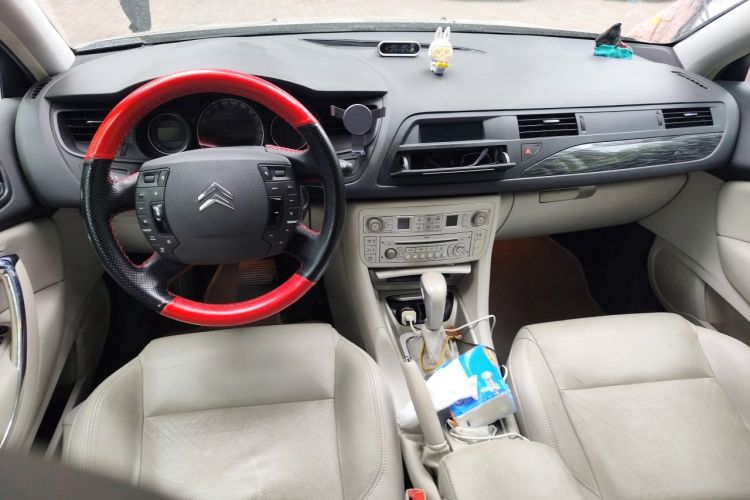 Used Citroen C5 2012 2.0L Automatic Luxury Edition Center Console
