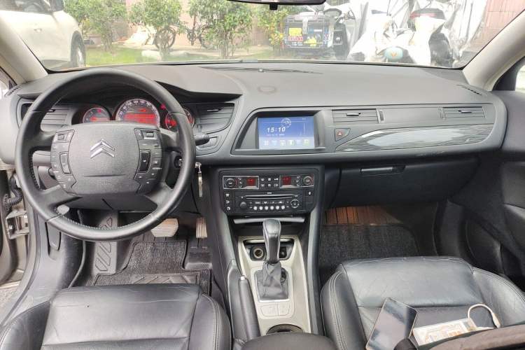 Used Citroen C5 2012 2.0L Automatic Luxury Edition Center Console
