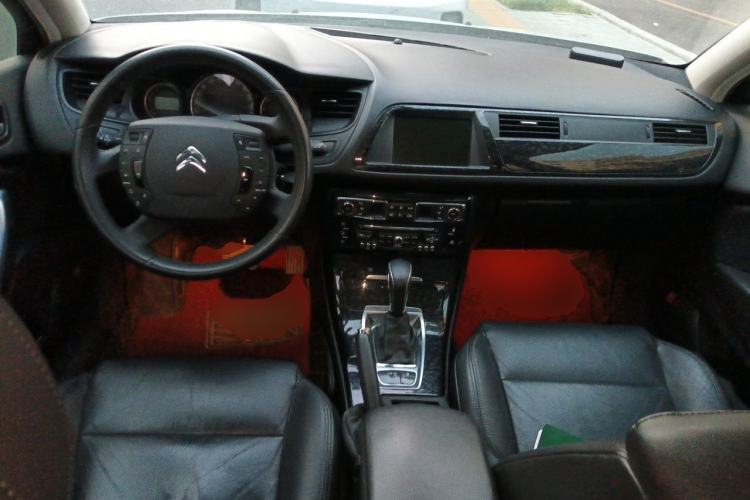 Used Citroen C5 2012 2.3L Automatic Prestige Edition Center Console