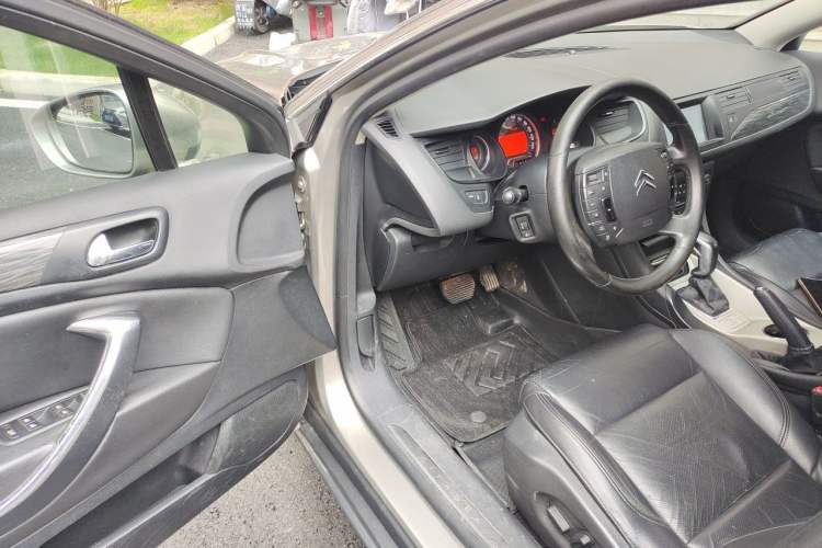 Used Citroen C5 2012 2.0L Automatic Luxury Edition Driver Seat