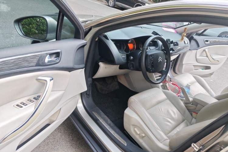 Used Citroen C5 2012 2.0L Automatic Luxury Edition Driver Seat