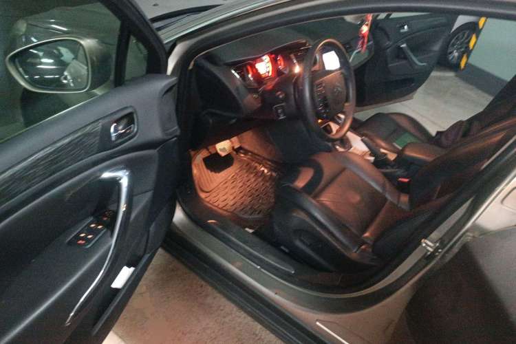 Used Citroen C5 2012 2.0L Automatic Luxury Edition Driver Seat