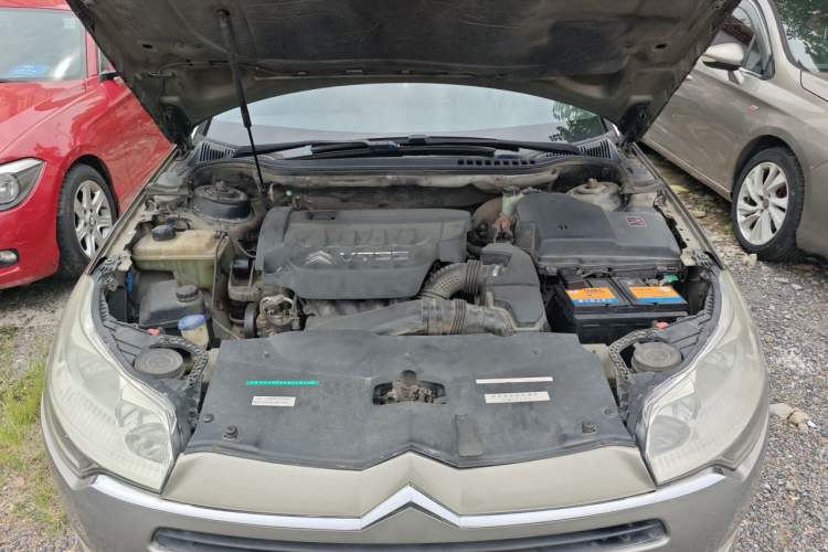 Used Citroen C5 2012 2.3L Automatic Zunyu Version Engine Bay