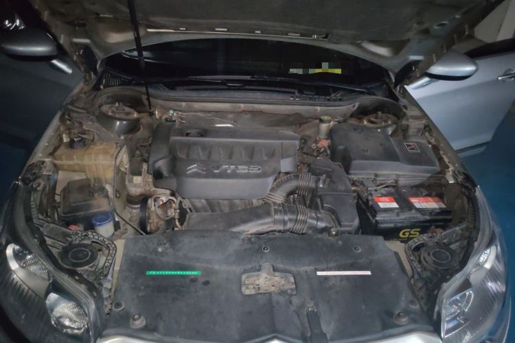 Used Citroen C5 2012 2.3L Automatic Zunyu Version Engine Bay
