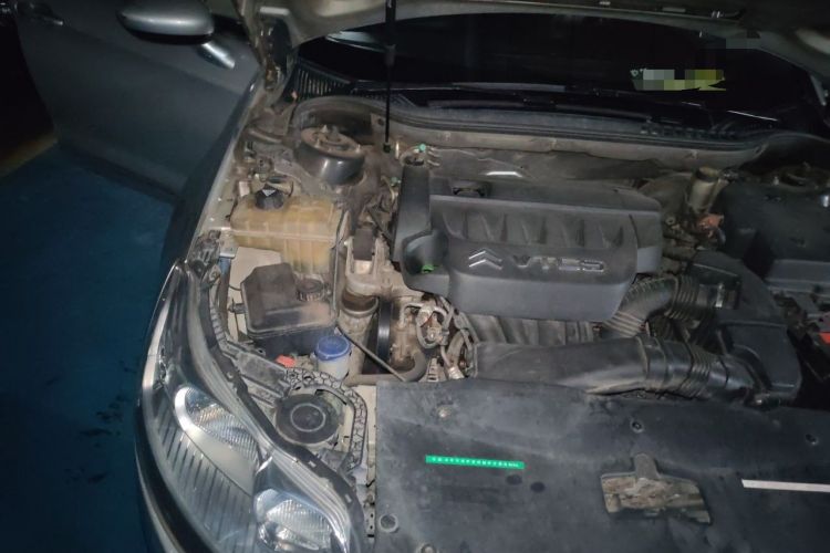 Used Citroen C5 2012 2.3L Automatic Zunyu Version Engine Bay Right